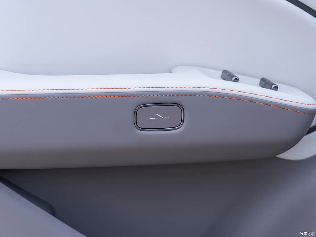 2025 Zeekr 007 — Zeekr 007 front seats, for export
