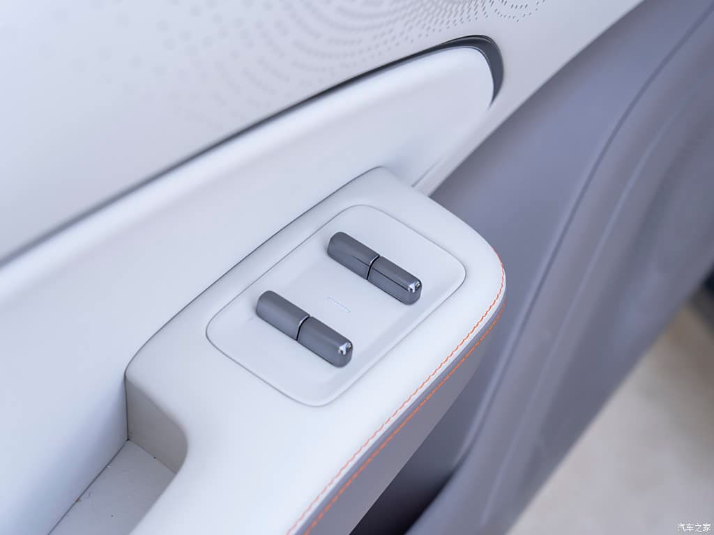 2025 Zeekr 007 — Zeekr 007 rear seats, for export