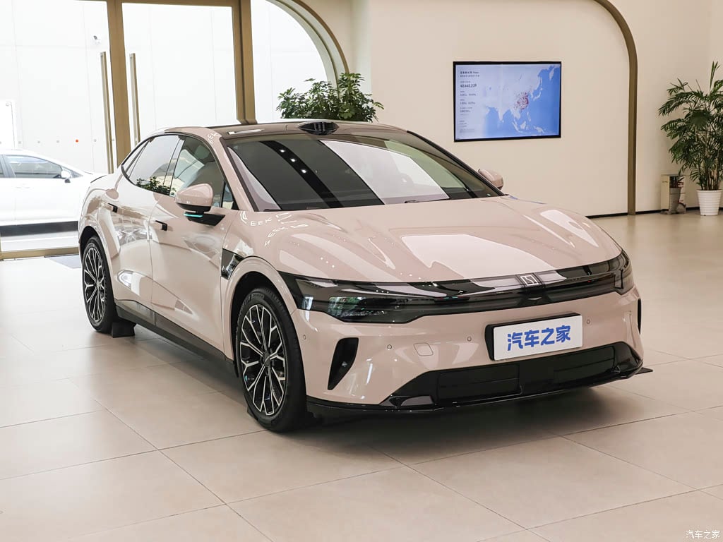2025 Zeekr 007 100kWh AWD Performance — للتصدير